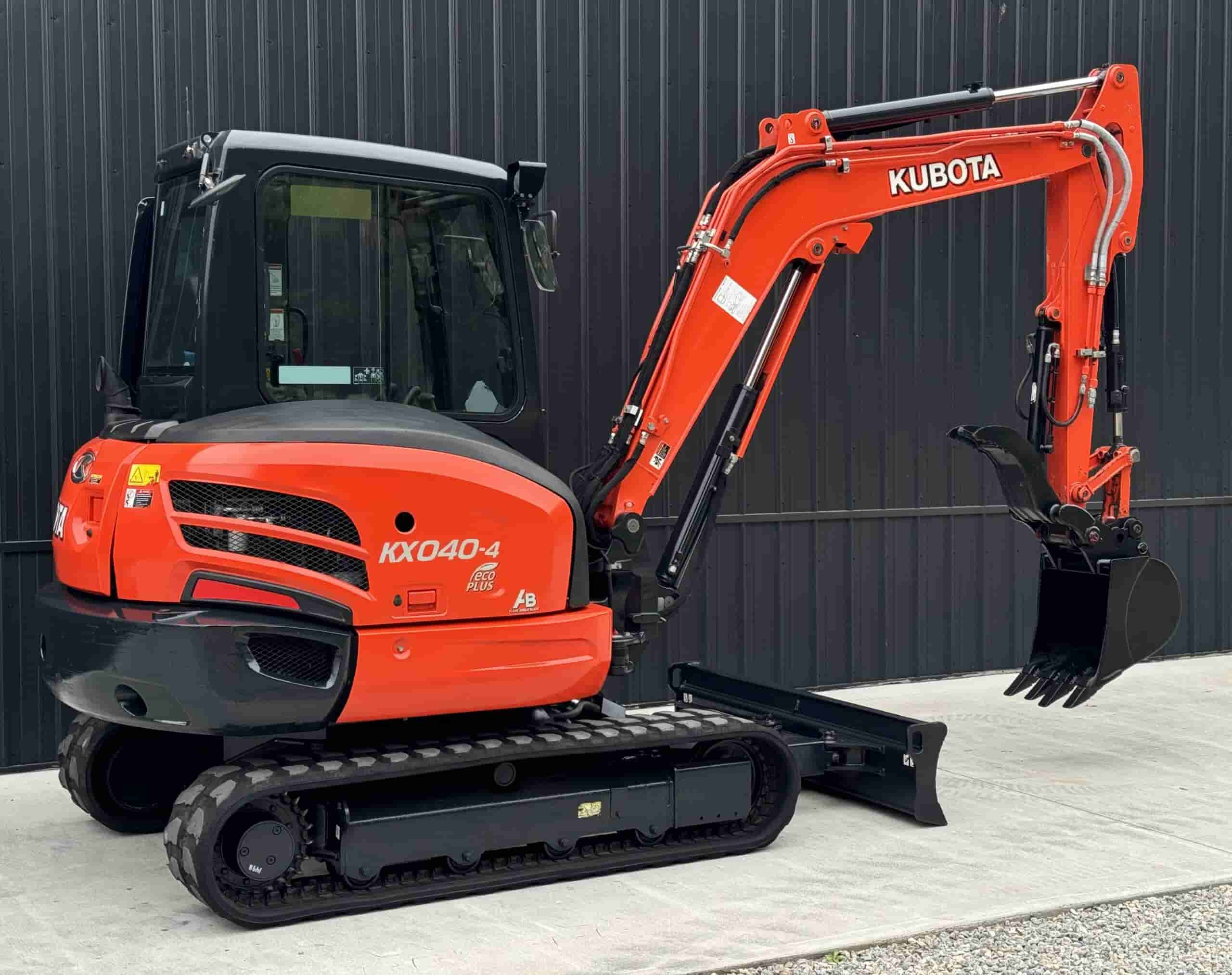 2019 KUBOTA KX040-4 CLEAN
